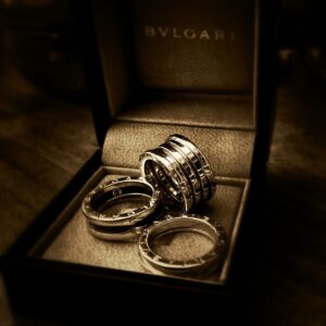 ring, luxury, black-and-white-66598.jpg